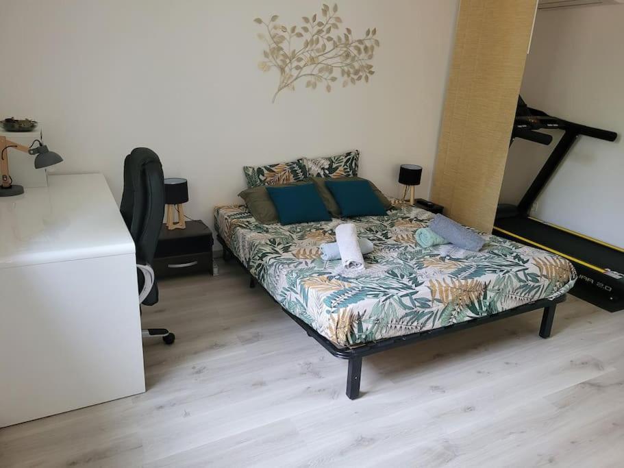 Appartement Tout Equipe En Rez-De-Jardin Entre Gard Et Ardeche Saint-Julien-de-Peyrolas Eksteriør billede
