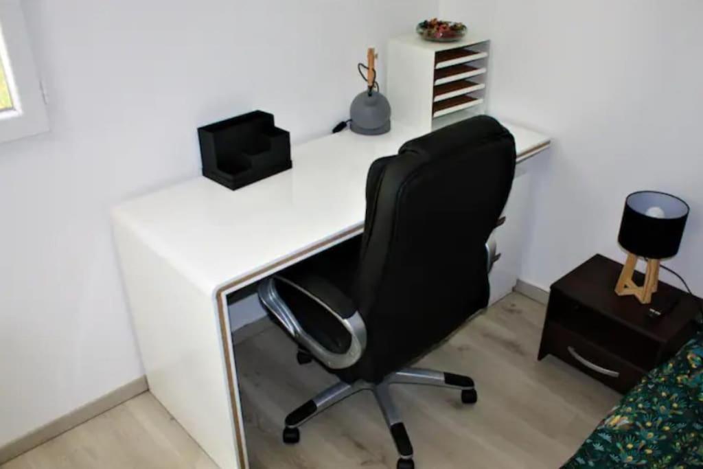 Appartement Tout Equipe En Rez-De-Jardin Entre Gard Et Ardeche Saint-Julien-de-Peyrolas Eksteriør billede