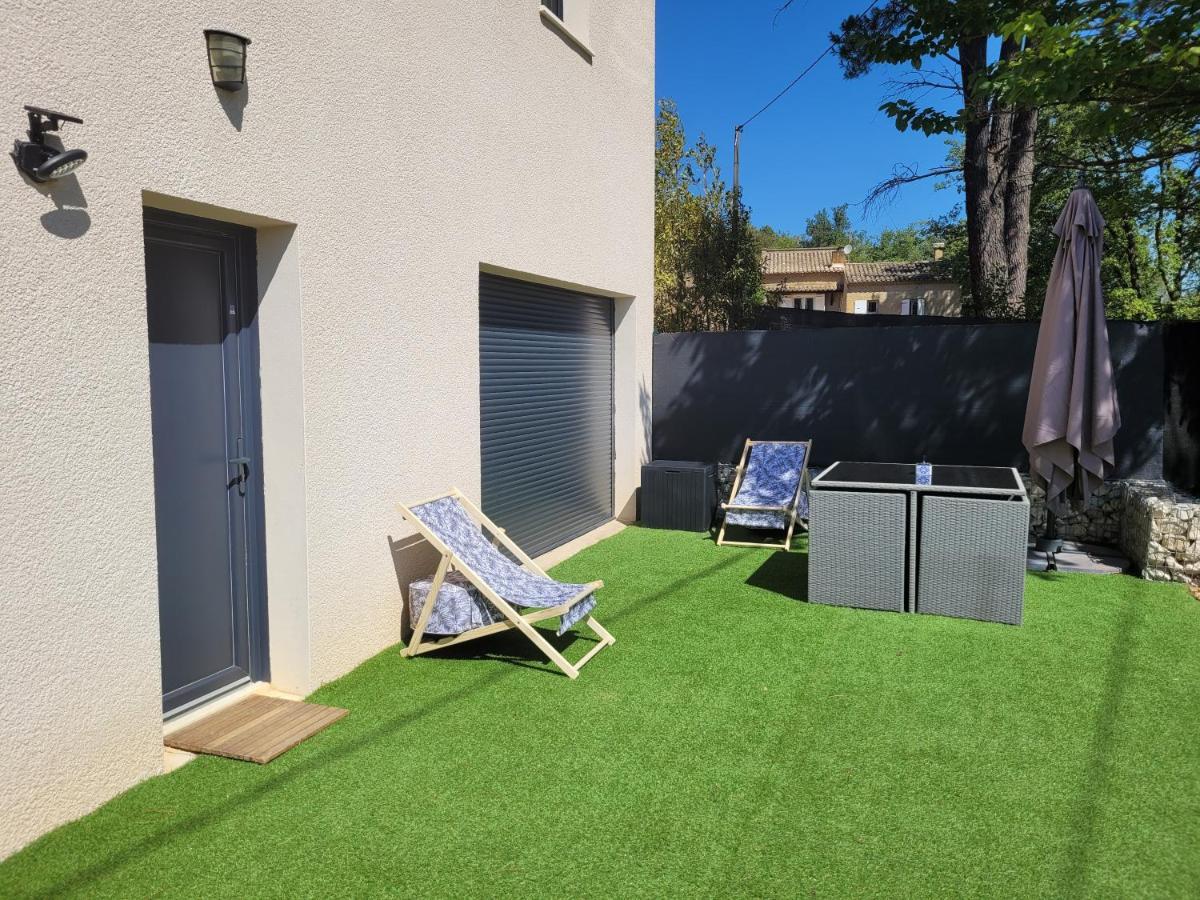 Appartement Tout Equipe En Rez-De-Jardin Entre Gard Et Ardeche Saint-Julien-de-Peyrolas Eksteriør billede
